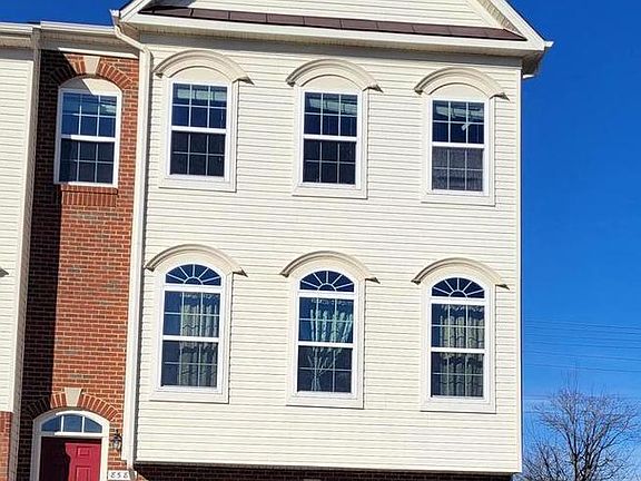 2nd image of 8587 Crooked Tree Ln