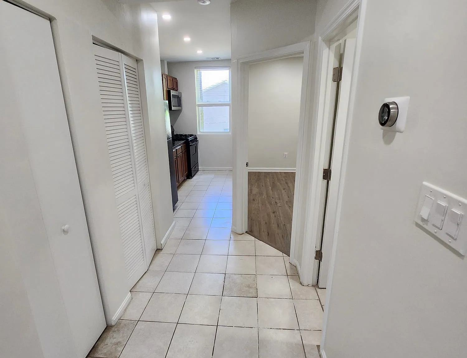 4234 Edson Pl NE — Photo 2