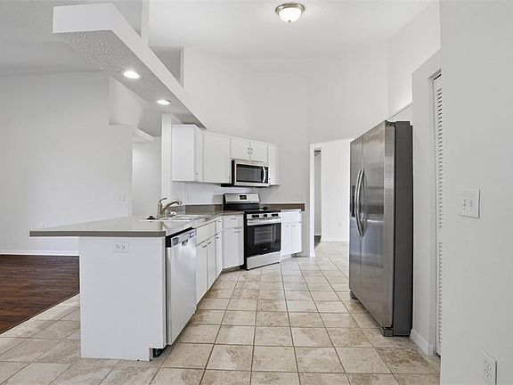 4th image of 8050 Chadwick Dr