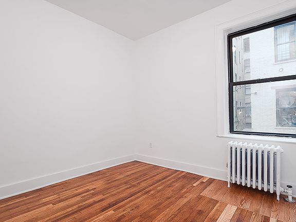 5th image of 372 Saint Johns Pl #24A
