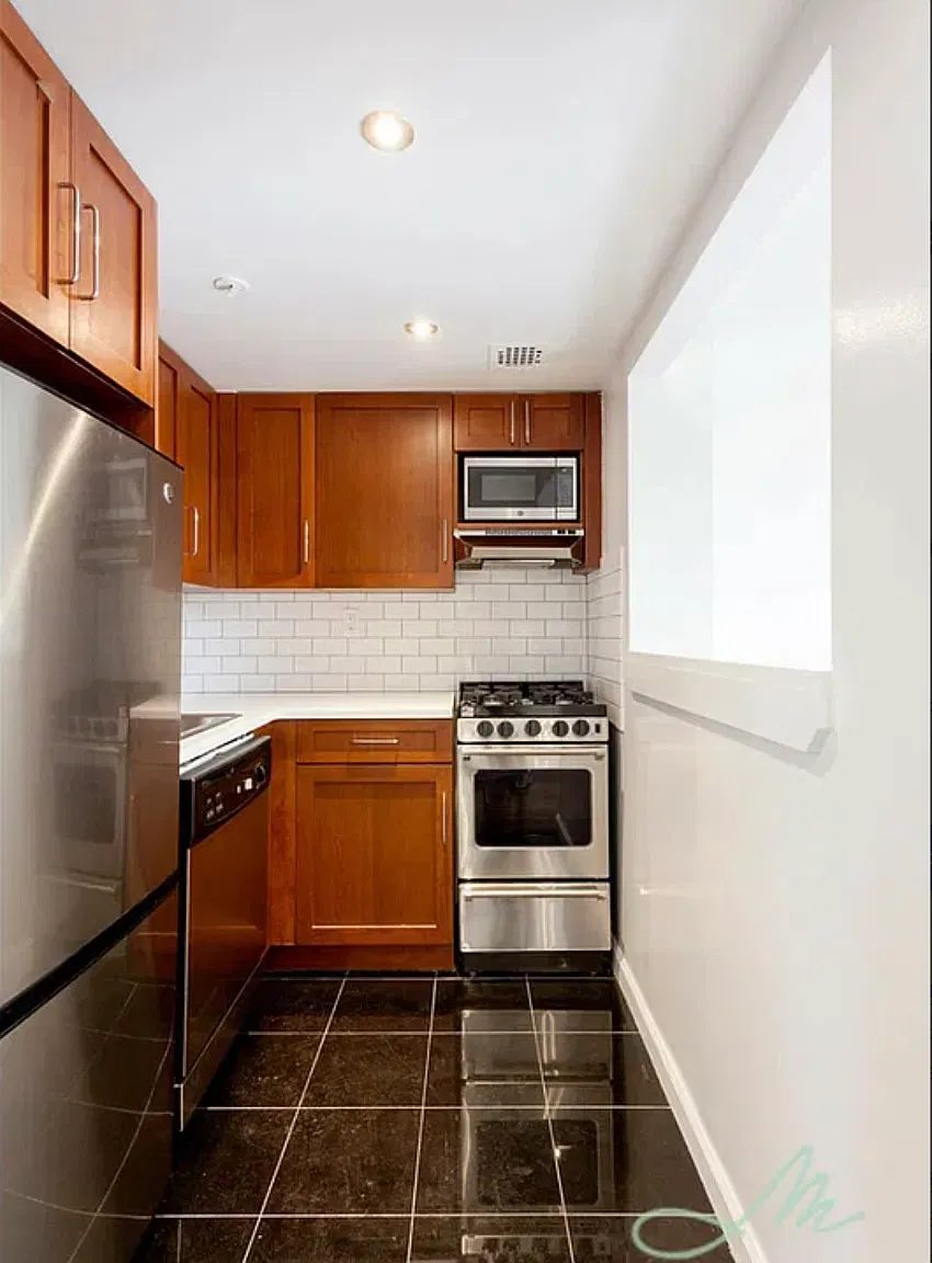 127 4th Avenue — Photo 3