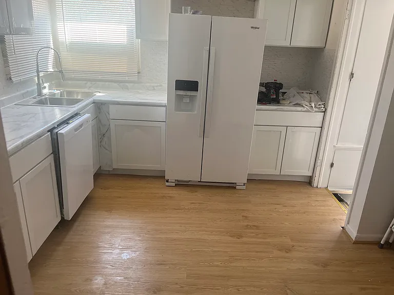 15300 Stahelin Ave — Photo 3