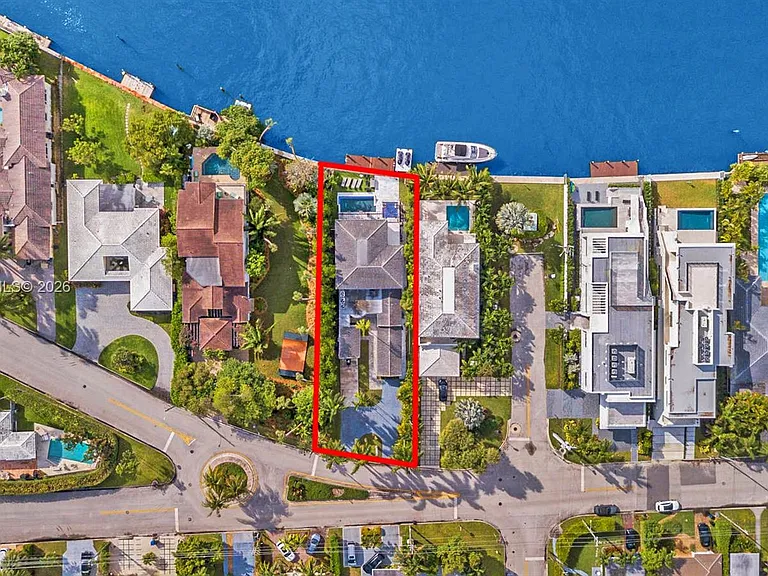9380 Bay Dr — Photo 13