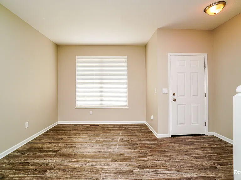540 Weaver Ridge Dr — Photo 8