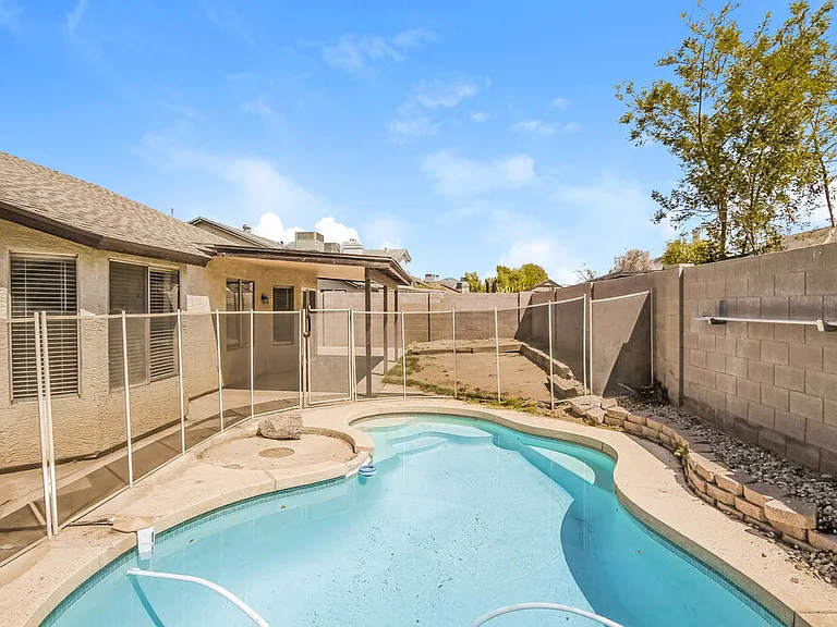 8745 W Tuckey Ln — Photo 16