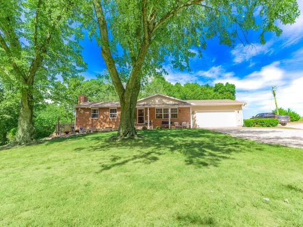 9755 E Lake San Lynn Rd, Centralia, MO 65240