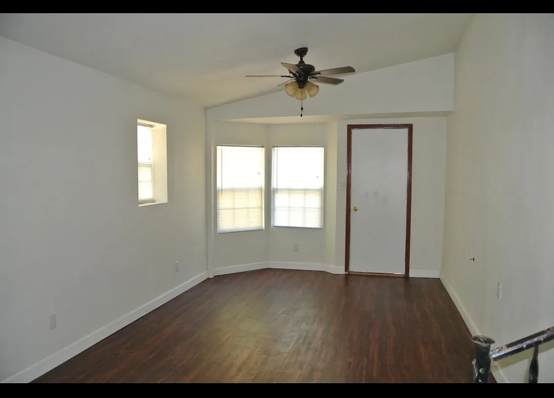 3 bed, 1150 sqft, $1,500 — Photo 2