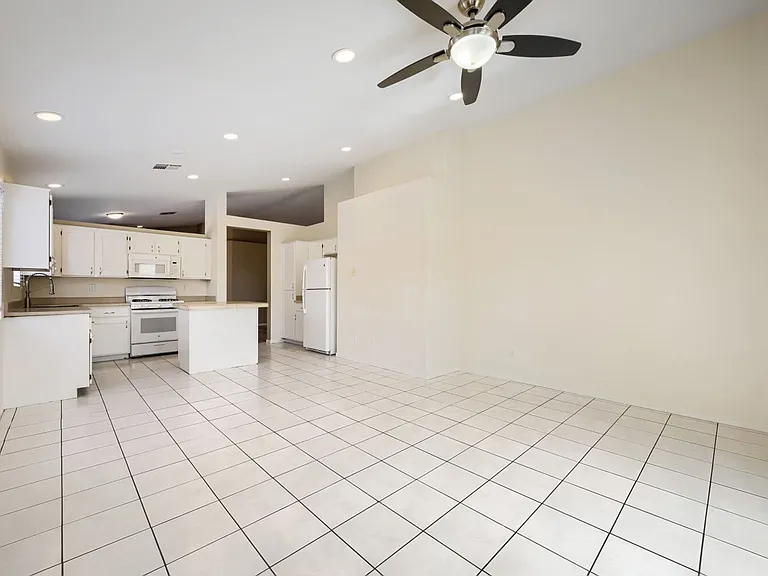 5900 Round Castle St — Photo 5