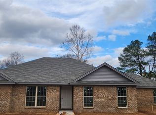 65 3rd St, Wetumpka, AL 36092