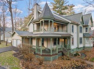 62 Sarazen St, Saratoga Springs, NY 12866