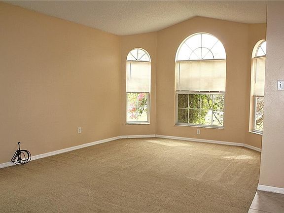 4th image of 2247 Pebblewood Dr