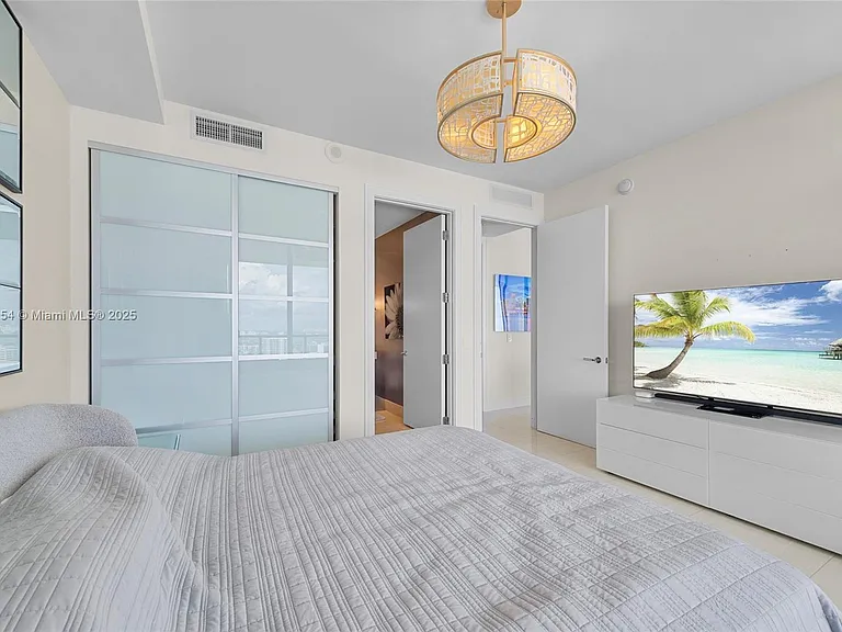 9705 Collins Ave #1905N — Photo 16