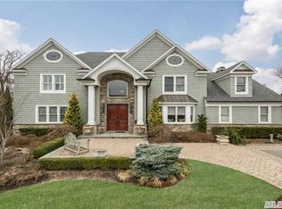 272 Shadybrook Ln, West Islip, NY 11795