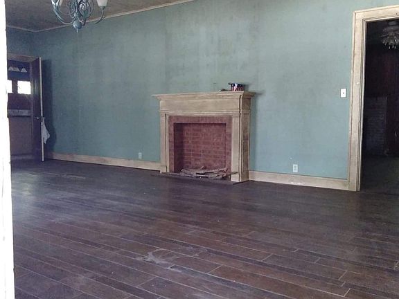 2nd image of 703 High School Dr