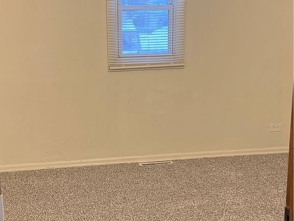 3rd image of 1319 Victoria Ave #4