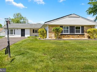 35 Empire Ln, Willingboro, NJ 08046