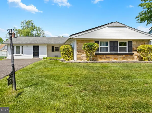 35 Empire Ln, Willingboro, NJ 08046