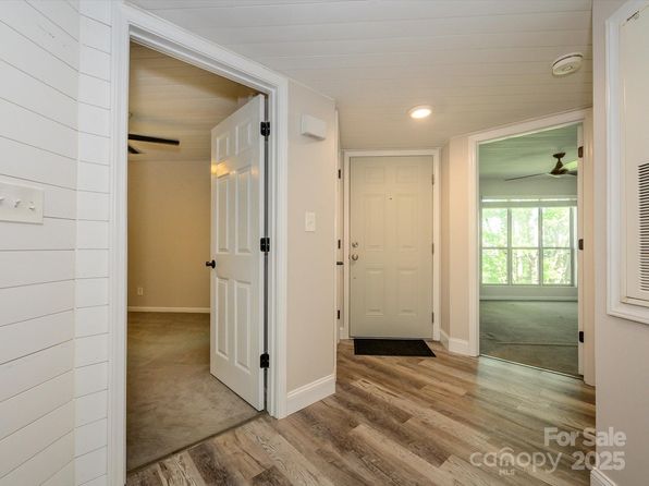 233 Northwest Dr, Davidson, NC 28036