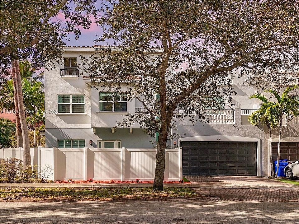 1st image of 601 NE 11th Ave #601