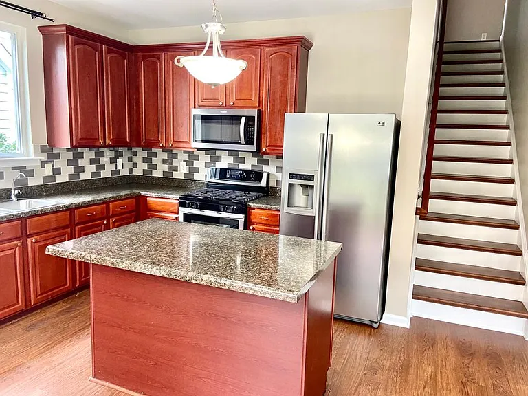 708 Hewespoint Ct — Photo 5
