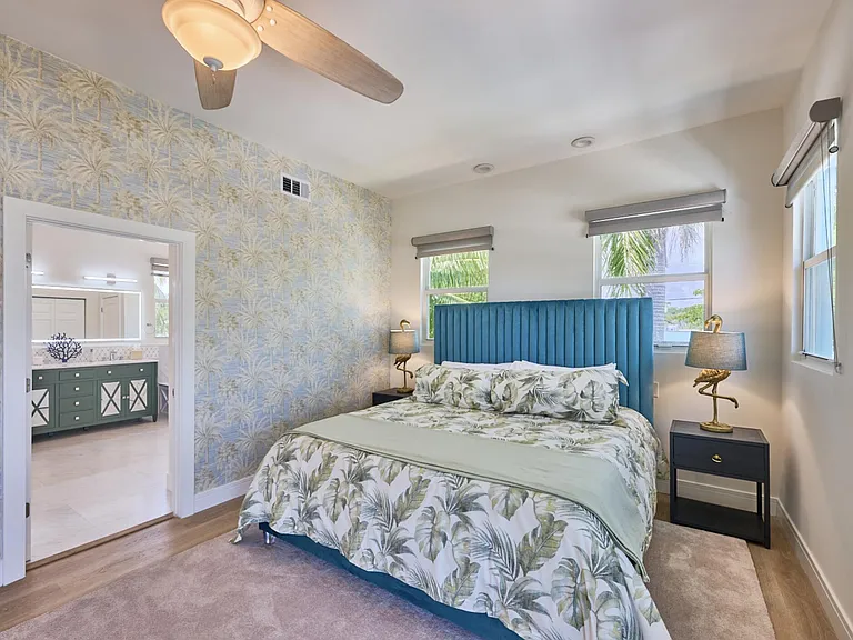 100 Neptune Dr — Photo 53