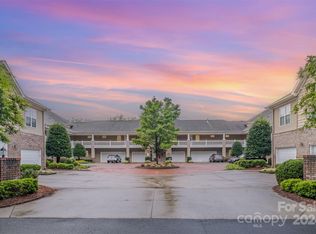 8663 Edinburgh Square Dr #117, Cornelius, NC 28031