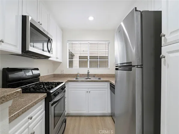 5510 Owensmouth Ave APT 212, Woodland Hills, CA 91367