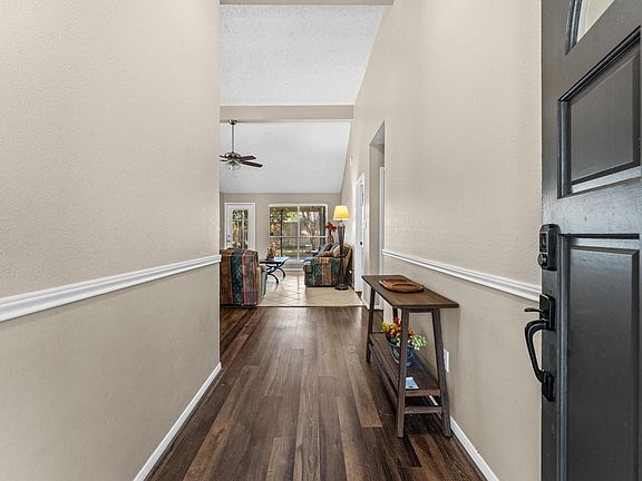 3rd image of 19619 Brentonridge Ln