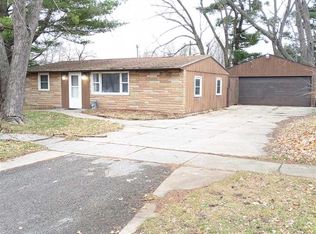 7905 Cadet Rd, Machesney Park, IL 61115