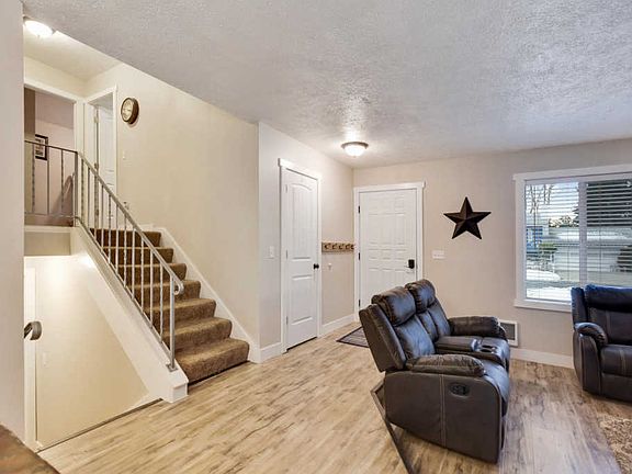 4th image of 9750 N Valley Way