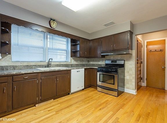 5th image of 5717 N St Louis Ave