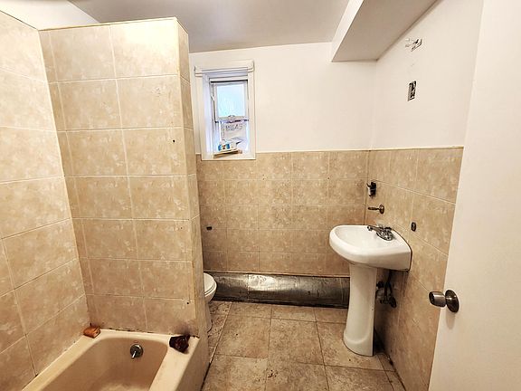 4th image of 2157 84th St #1