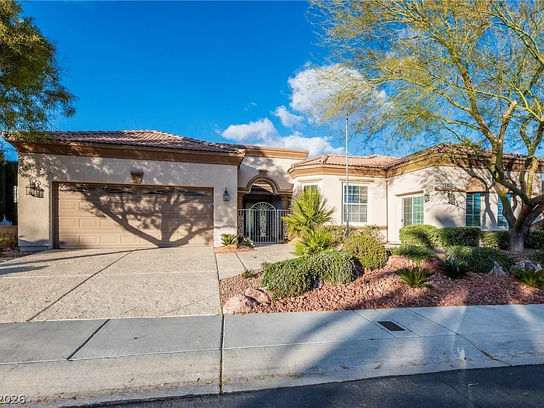 10534 Mandarino Ave — Photo 1
