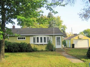 1493 Cope Ave E, Maplewood, MN 55109