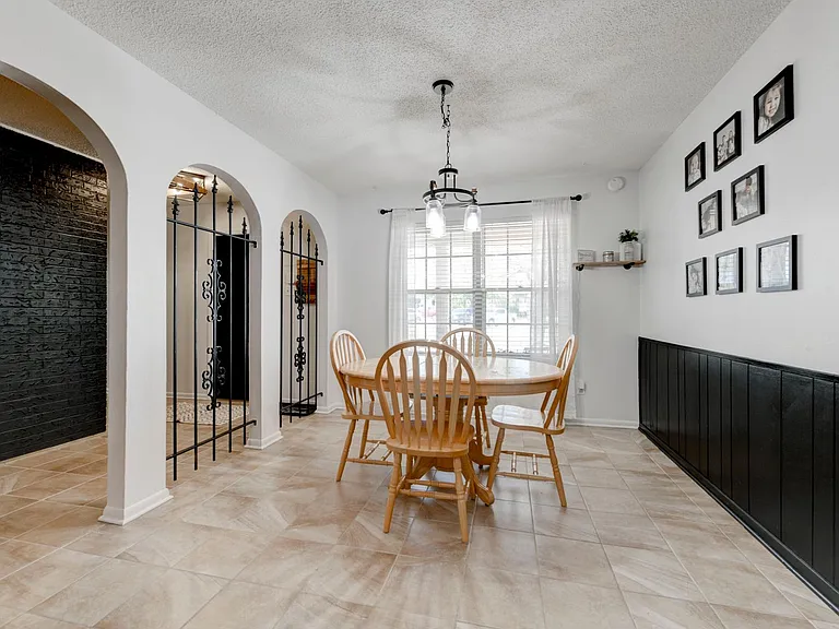 303 Manning Dr — Photo 25