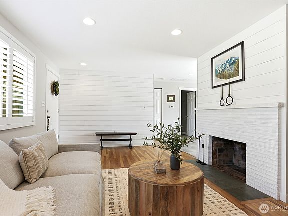 5th image of 22628 87th Avenue W