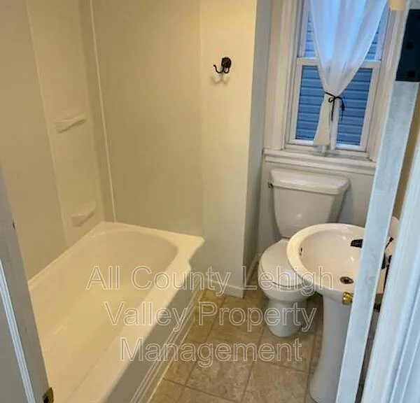 37 N Front St — Photo 6