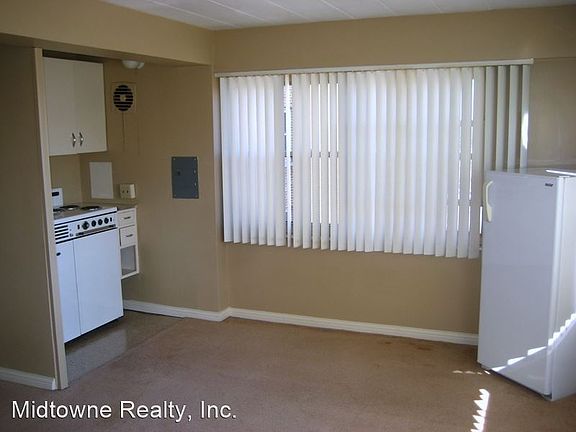 2nd image of 530 W Berry St APT 702