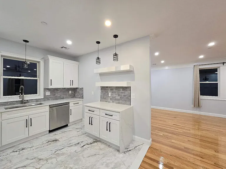38 Markham Pl #1 — Photo 2
