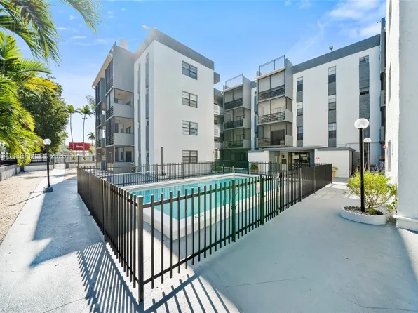 13500 NE 3rd Ct APT 325, North Miami, FL 33161