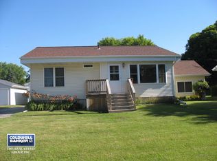 615 Ranchview Ct, Mishicot, WI 54228