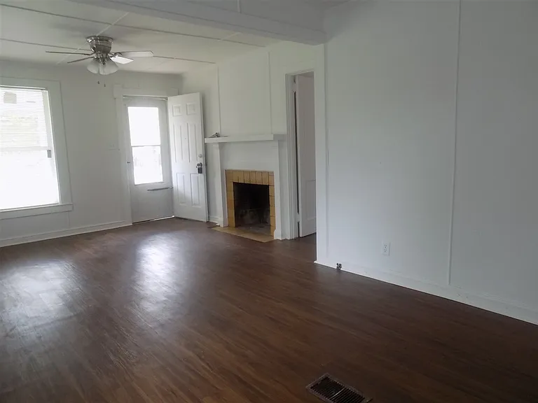 1316 Stone Rd — Photo 5