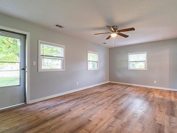 4th image of 114 Bonnie Ln
