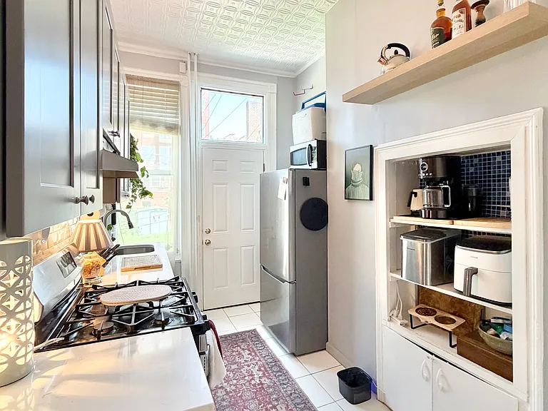 31 Goodwin Pl #1 — Photo 19