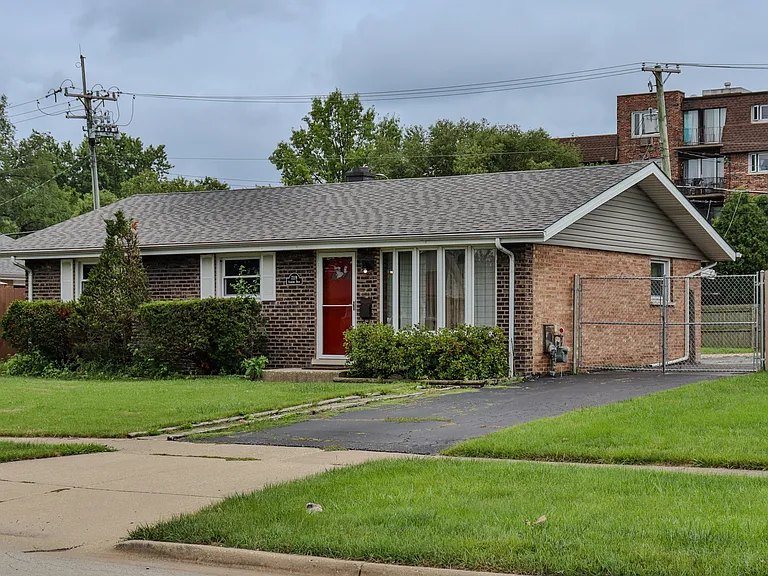 7119 Stanford Dr — Photo 2