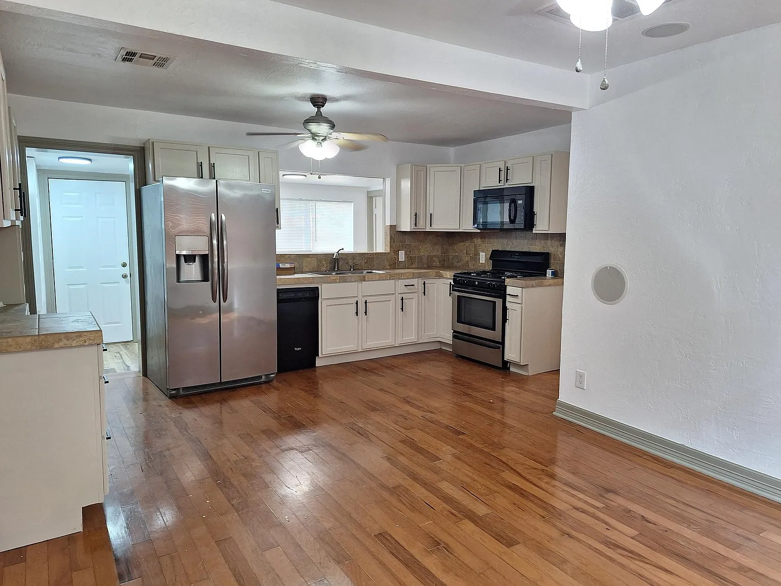 527 North Lahoma Avenue - 1 — Photo 3
