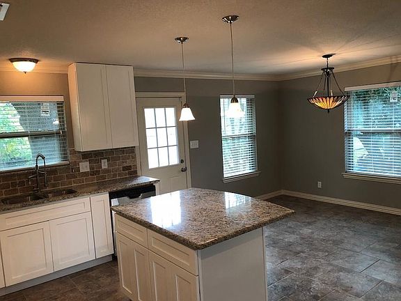 4th image of 112 Lindenwood Dr