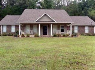 623 E Main St, Fulton, MS 38843