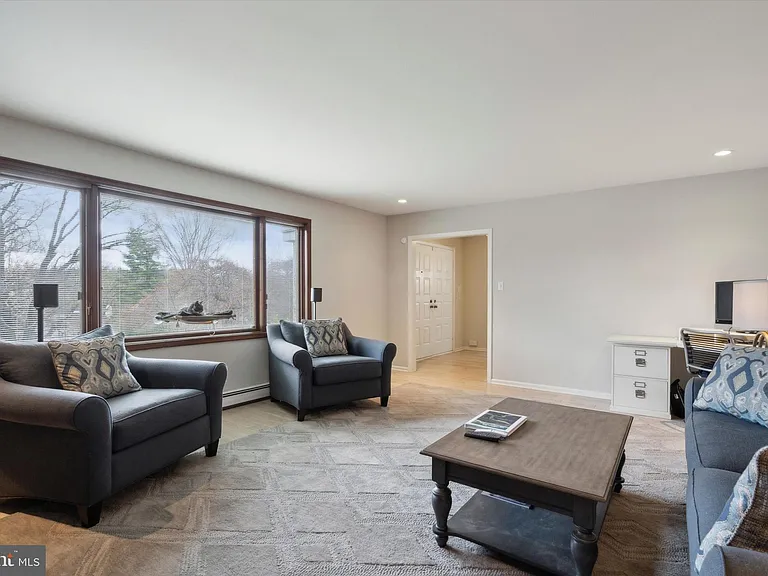 1530 Briar Hill Rd — Photo 5