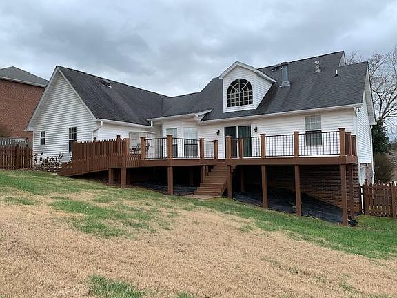 4th image of 1010 Sandy Ct